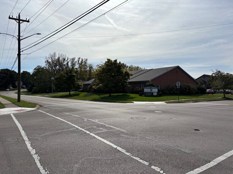 More Photos Of 115 S Tippecanoe Dr, Tipp City Office For Lease