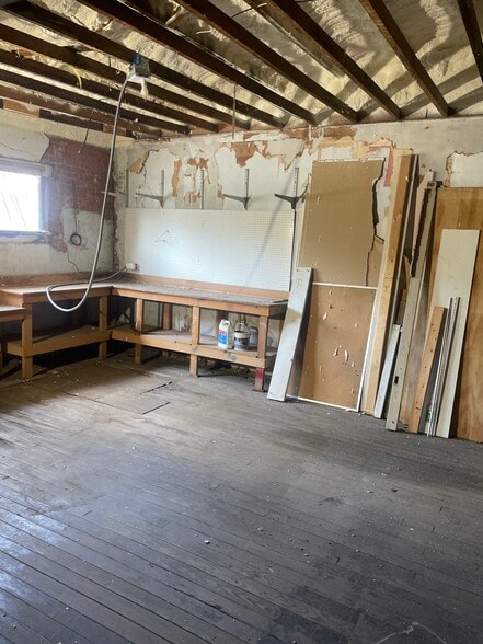 More Photos Of 60-64 Saline St, Petersburg Storefront Retail Residential For Sale