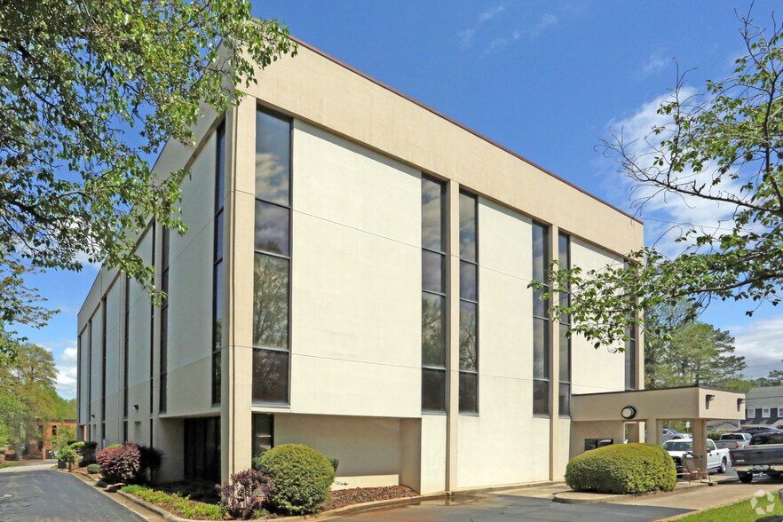 More Photos Of 1140 Kildaire Farm Rd, Cary Office For Lease