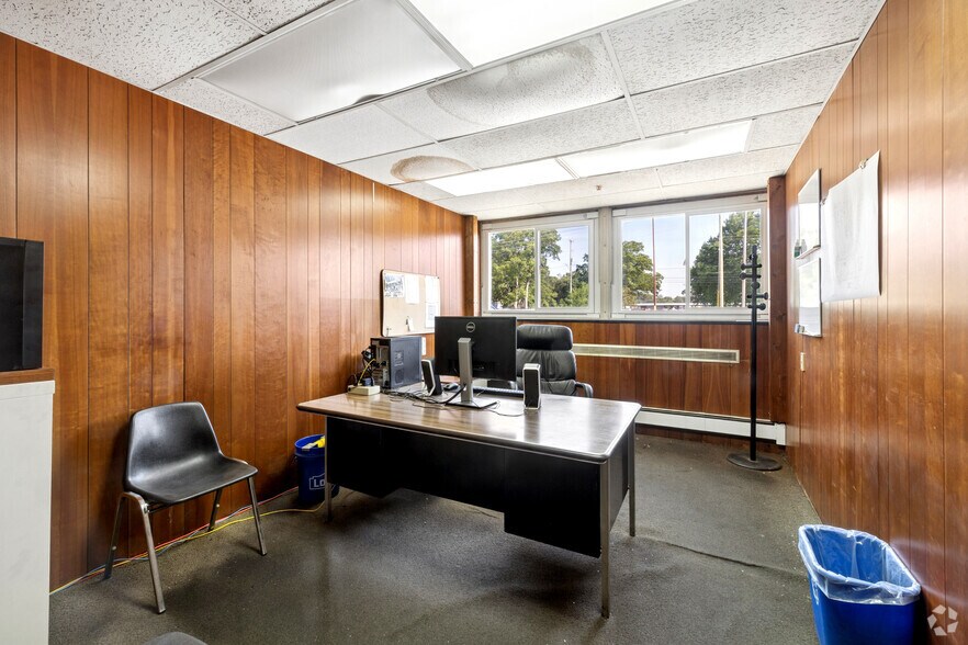 More Photos Of 1185 E Keating Ave, Muskegon Manufacturing For Sale