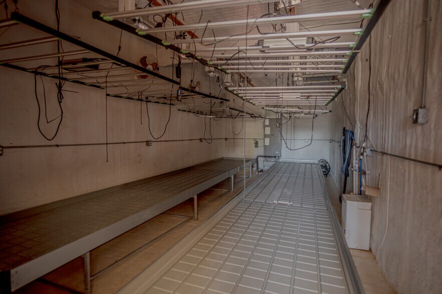 More Photos Of 103 N. Clarady, Wanette Industrial For Sale