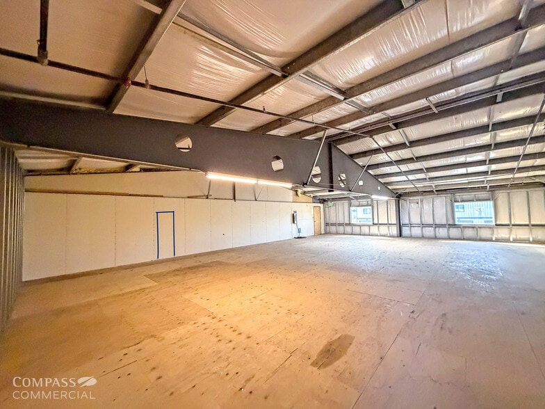 More Photos Of 20802 Sockeye Pl, Bend Industrial For Lease