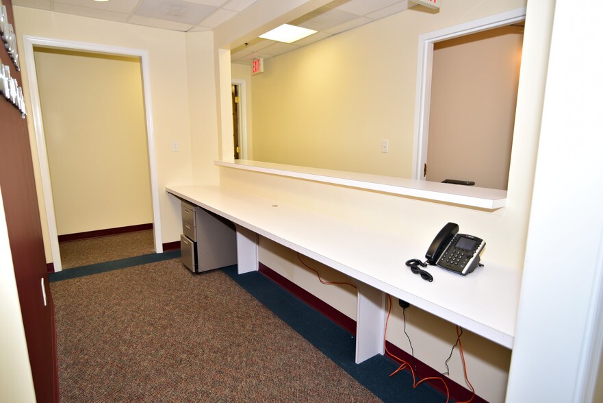 More Photos Of 70 Industrial Park Dr, Waldorf Warehouse For Lease