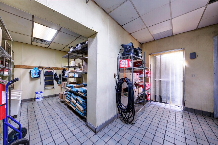 More Photos Of 1744 Biddle Ave, Wyandotte General Retail For Sale