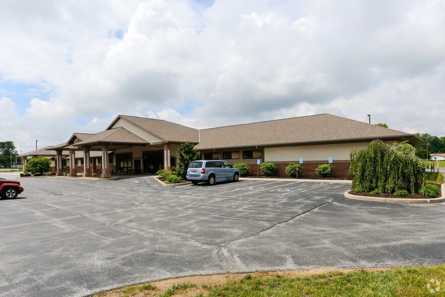 Primary Photo Of 375 N Eastown Rd, Lima Medical For Lease