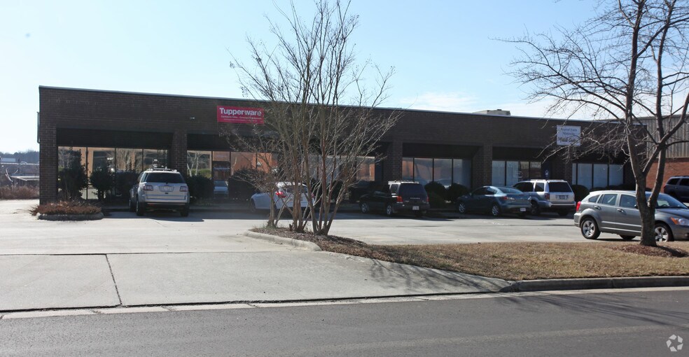 More Photos Of 3703 Alliance Dr, Greensboro Showroom For Lease