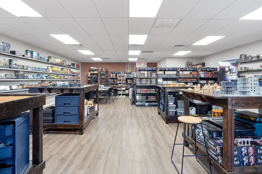 More Photos Of 6724 Paluxy Dr, Tyler Office For Lease