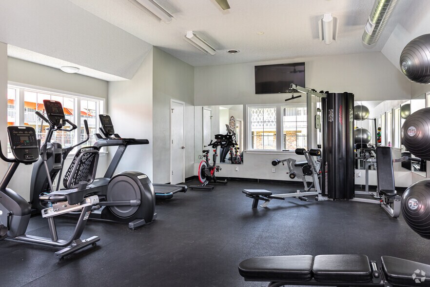 More Photos Of 4128-4154 SW 6th Ave, Topeka Apartments For Sale