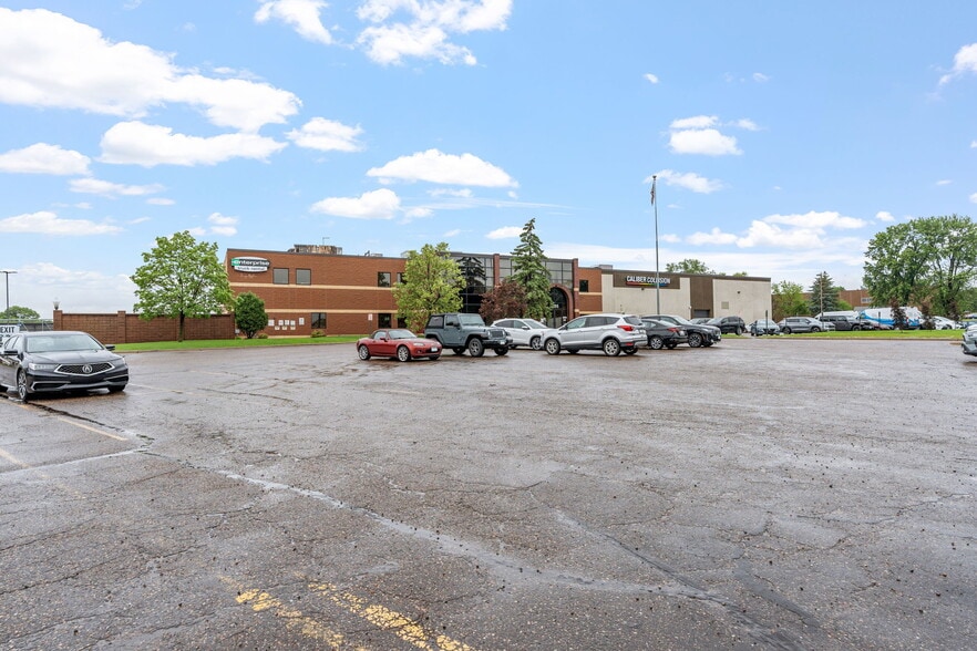 More Photos Of 2905 Lexington Ave S, Eagan Flex For Sale