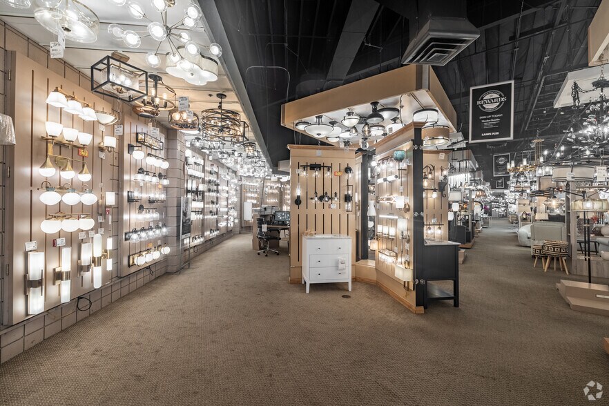 More Photos Of 18989 Hawthorne Blvd Beach, Redondo Beach Freestanding For Lease