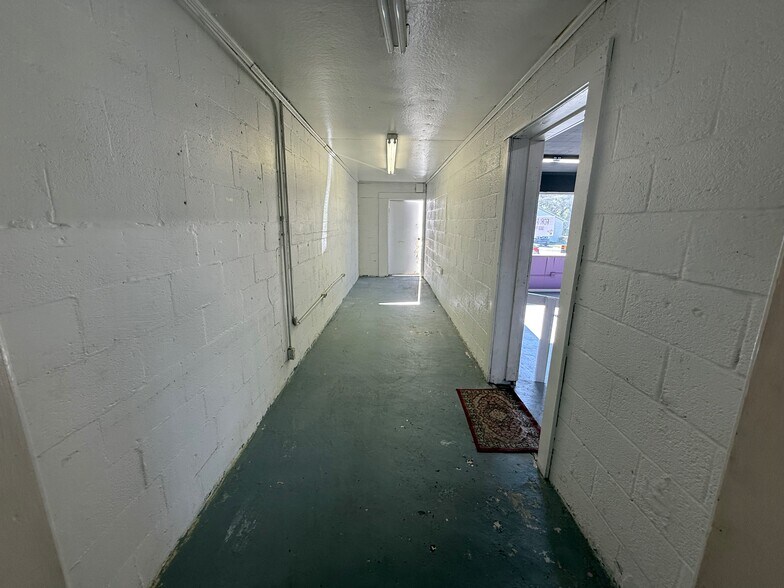 More Photos Of 309 S Main St, Jonesville Freestanding For Sale