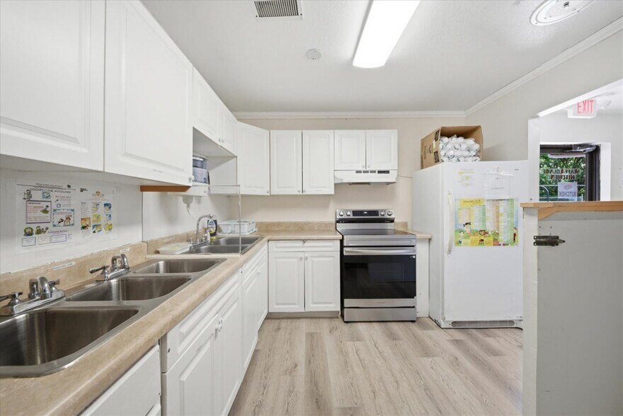 More Photos Of 1330 Knox McRae Dr, Titusville Schools For Sale