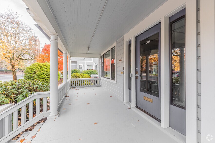 More Photos Of 309 W 12th St, Vancouver Office For Lease