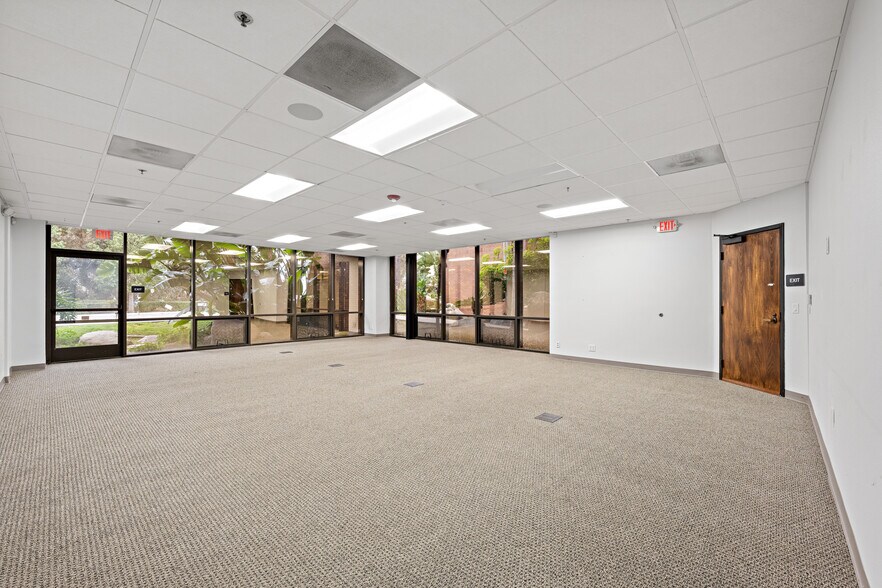 More Photos Of 2714 Loker Ave W, Carlsbad Office For Lease