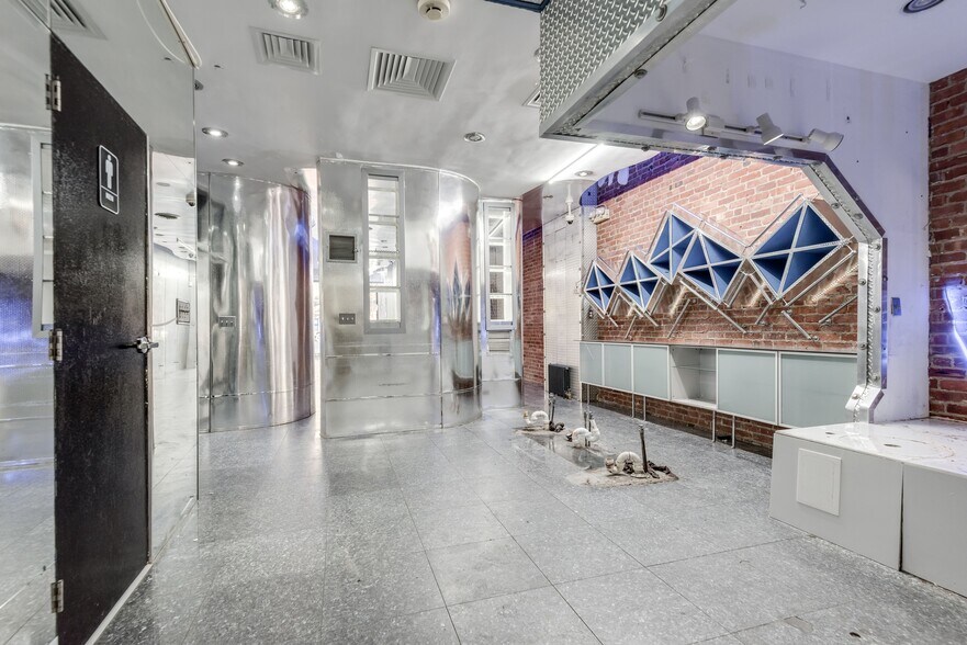 More Photos Of 4014 83rd St, Elmhurst Apartments For Lease