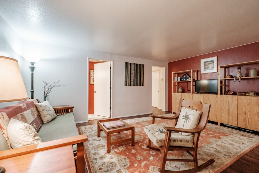 More Photos Of 909 Curry Rd, Roseburg Specialty For Sale