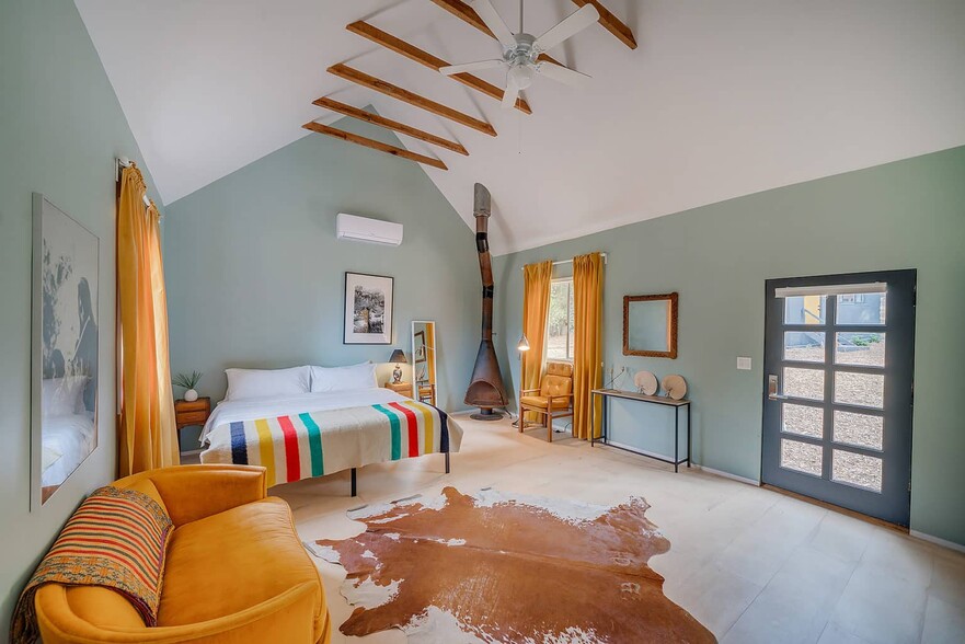 More Photos Of 25807 State Highway 189, Twin Peaks Hotel For Sale