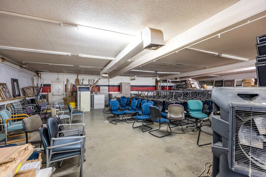 More Photos Of 655 W Cottonwood Ln, Casa Grande Showroom For Sale