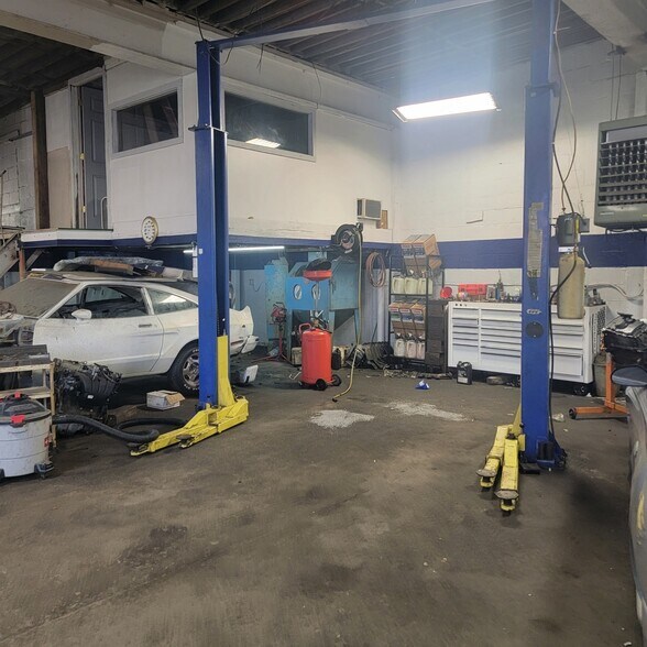 More Photos Of 23 N Main St, Dry Ridge Auto Repair For Lease