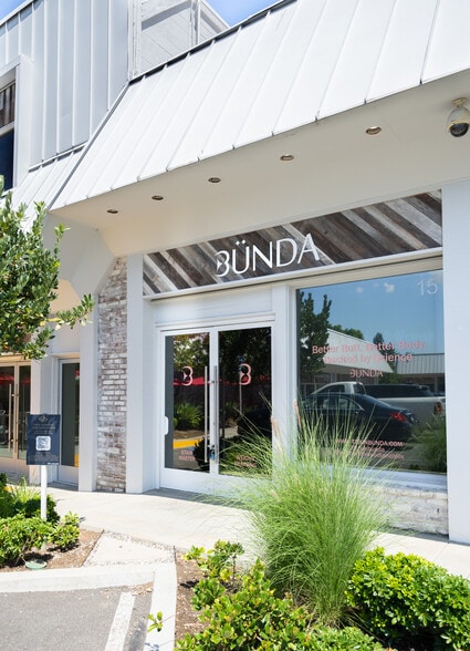 More Photos Of 20929 Ventura Blvd, Woodland Hills Unknown For Lease