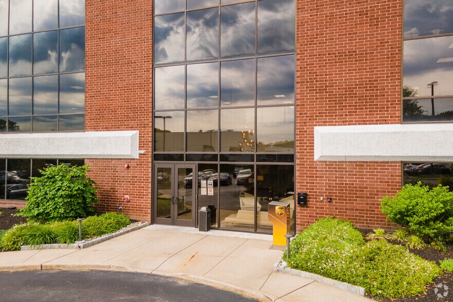 More Photos Of 80 W Lancaster Ave, Devon Office For Sale