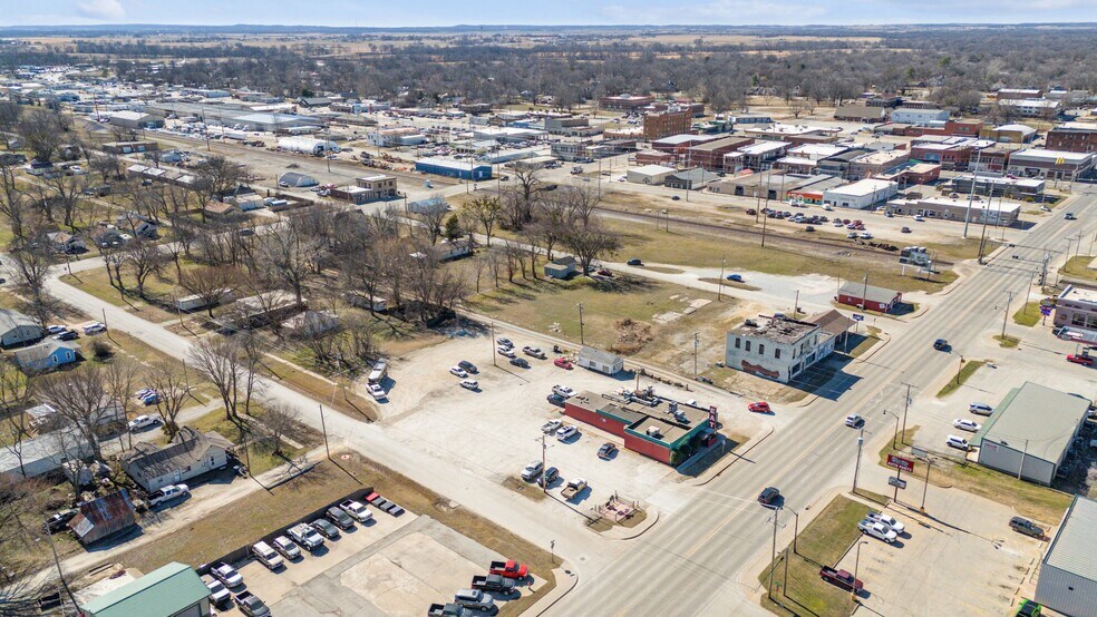 More Photos Of 319 E Illinois Ave, Vinita Restaurant For Sale