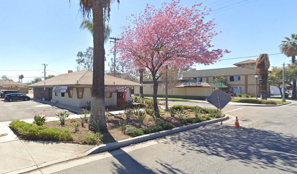 More Photos Of 9696 Magnolia Ave, Riverside Restaurant For Lease
