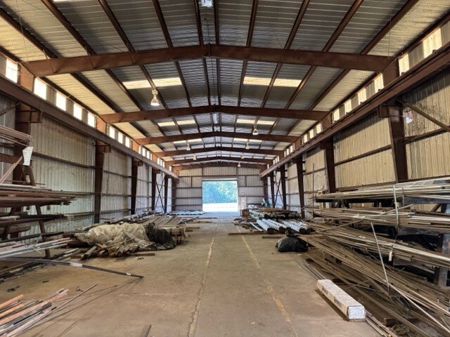 More Photos Of 12001 Hirsch Rd, Houston Manufacturing For Sale