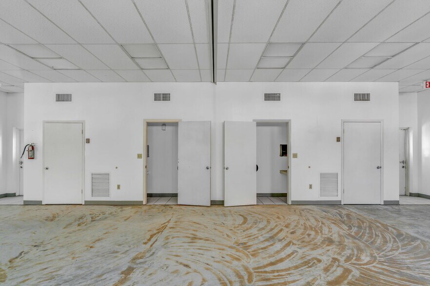 More Photos Of 14 125th Street Gulf, Marathon Office Residential For Sale