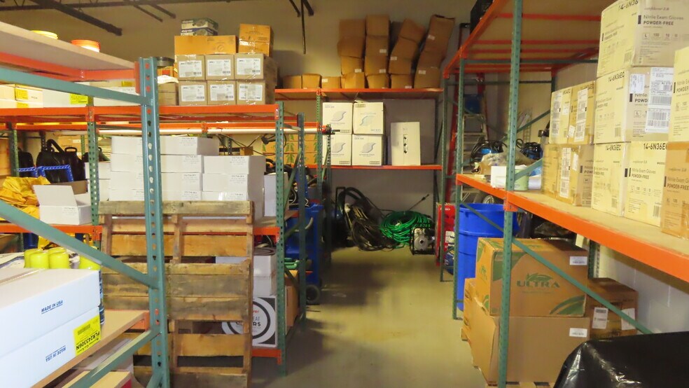 More Photos Of 108 Grant Ave, Plainfield Light Distribution For Lease