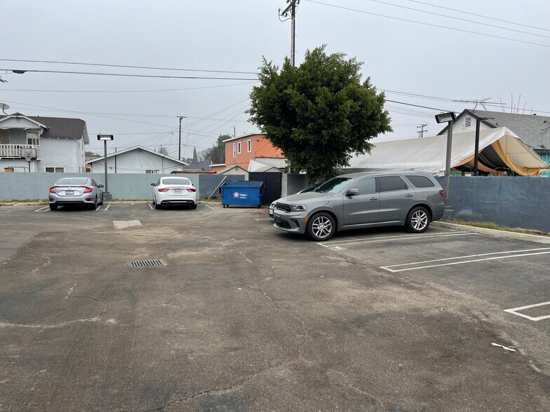 More Photos Of 961 W Compton Blvd, Compton Freestanding For Sale