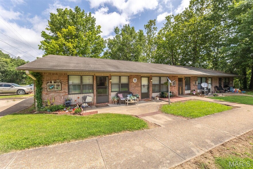 More Photos Of 2733 Holly Trl, Poplar Bluff Apartments For Sale