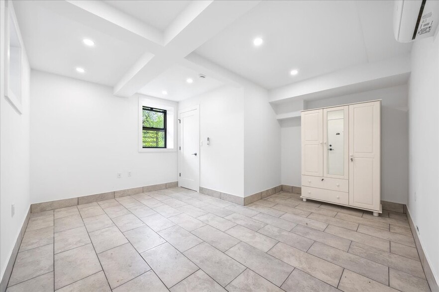 More Photos Of 2740 Sexton Pl, Bronx Apartments For Sale