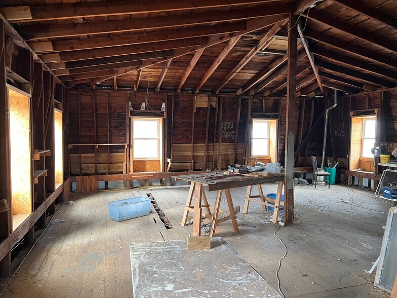 More Photos Of 121-125 N Main St, Woodstock Storefront Retail Residential For Sale