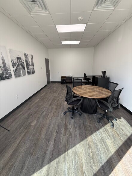 More Photos Of 2007 Airport Rd, Conroe Unknown For Lease