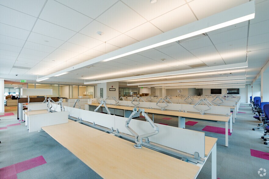 More Photos Of 18001 Old Cutler Rd, Palmetto Bay Office For Lease