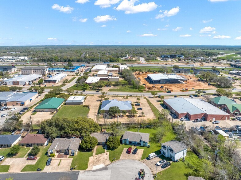 More Photos Of 3308 Longmire Dr, College Station Office For Lease