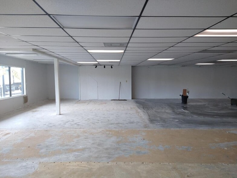 More Photos Of 3710 Us Highway 92 E, Lakeland Warehouse For Lease
