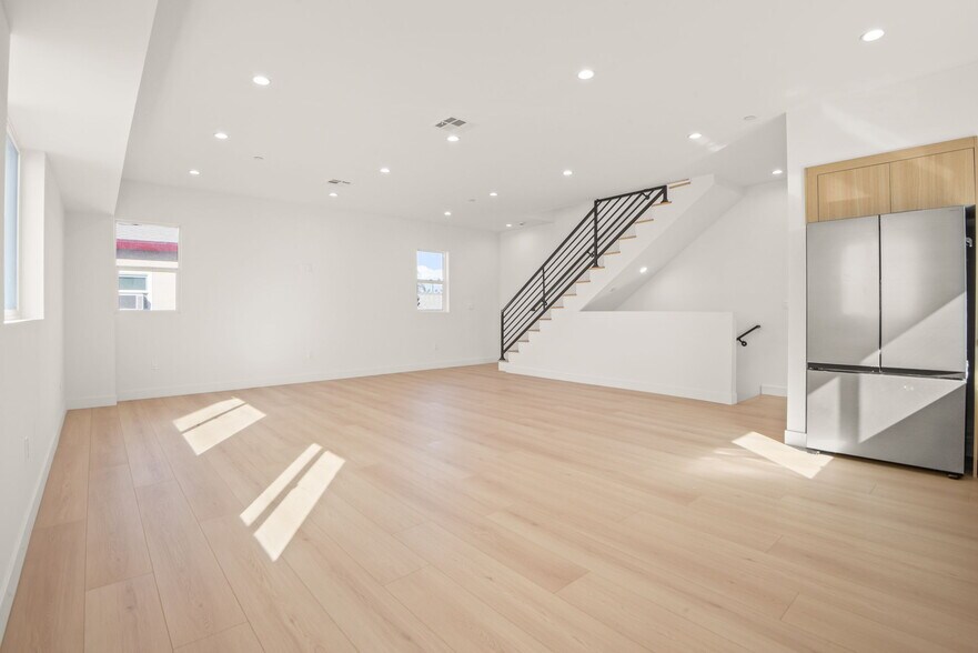More Photos Of 1709 S Burnside Ave, Los Angeles Apartments For Sale