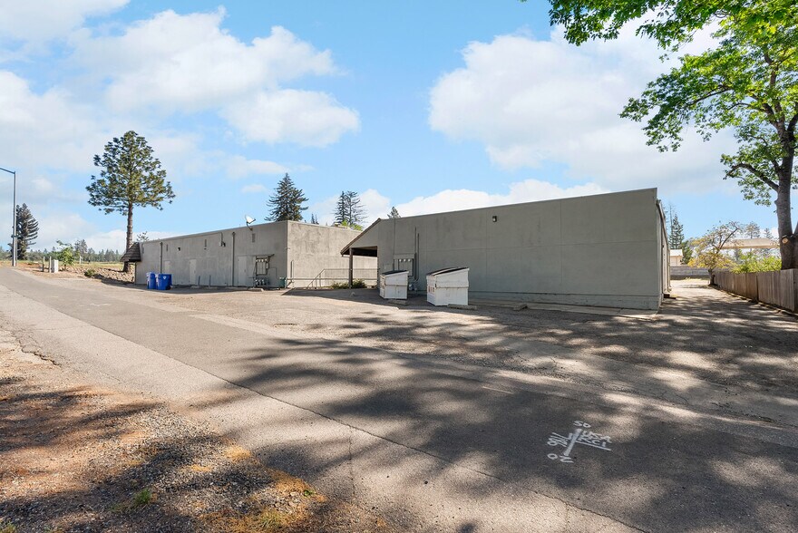 More Photos Of 7126 Skyway, Paradise Storefront Retail Office For Sale