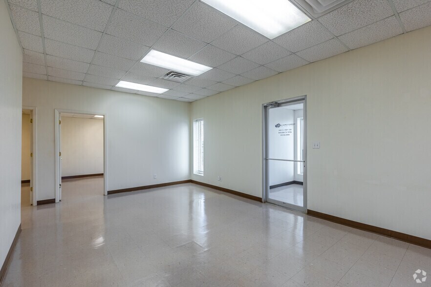 More Photos Of 3401 E State Highway 158, Midland Warehouse For Lease