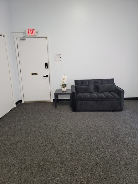 More Photos Of 1522 Pointer Ridge Pl, Bowie Coworking Space