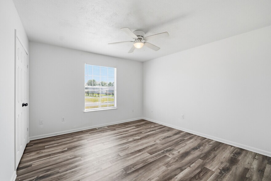 More Photos Of 1900 Dave Ward Dr, Conway Multifamily For Sale