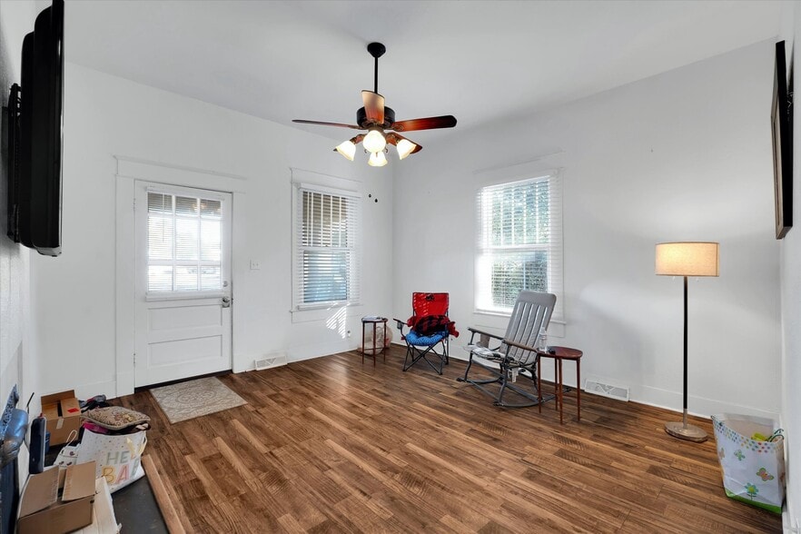 More Photos Of 609 Fair St, Anderson Industrial For Sale