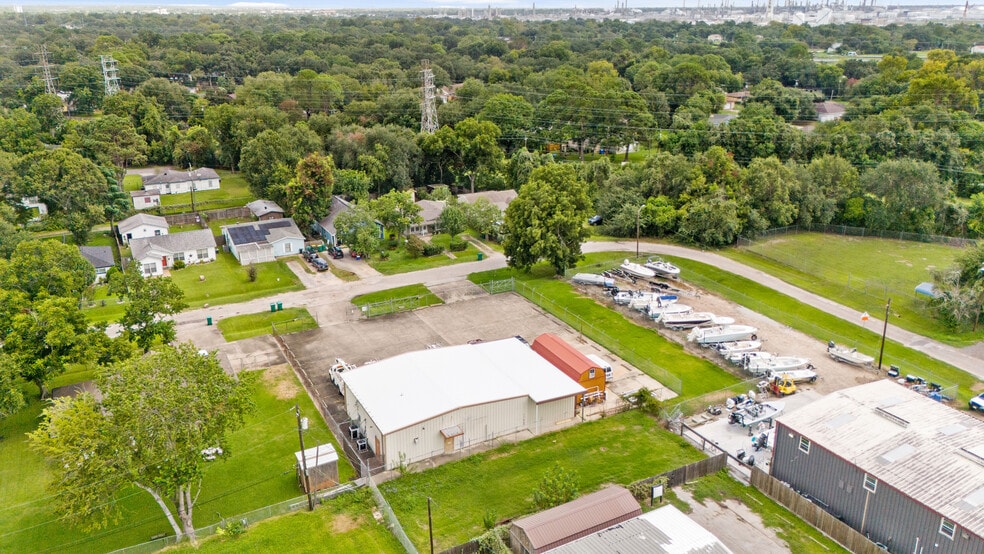 More Photos Of 915 Orange St, La Marque Office For Sale