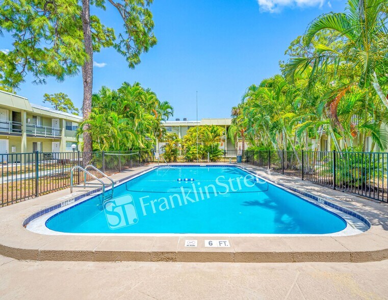 More Photos Of 1852 Golf View Ave, Fort Myers Apartments For Sale