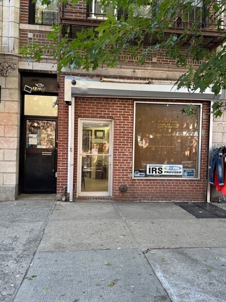 More Photos Of 3310 31st Ave, Astoria Storefront Retail Residential For Lease