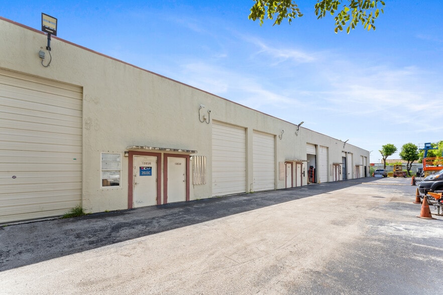 More Photos Of 13826-13838 SW 142nd Ave, Miami Warehouse For Sale