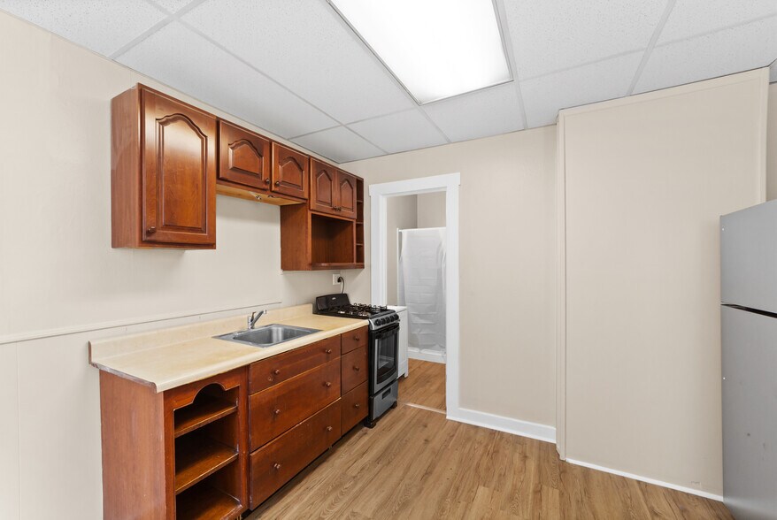 More Photos Of 579 Broadway Ave, Bedford Apartments For Sale
