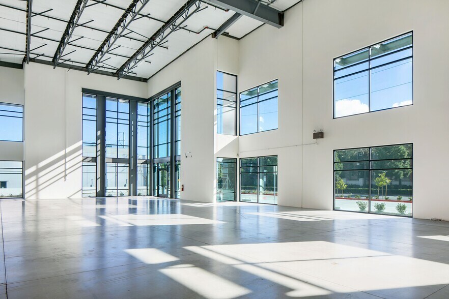 More Photos Of 18582 Teller Ave, Irvine Warehouse For Lease